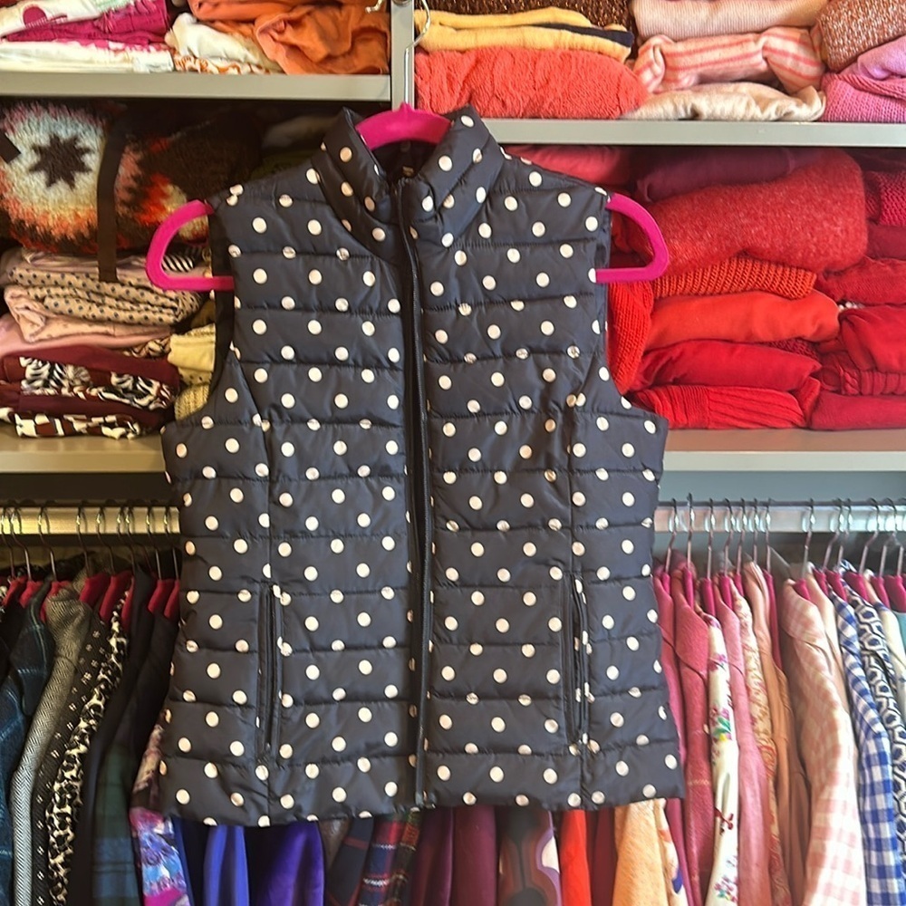 Colebrook Essentials blue with tan polka dots puffer vest size XS